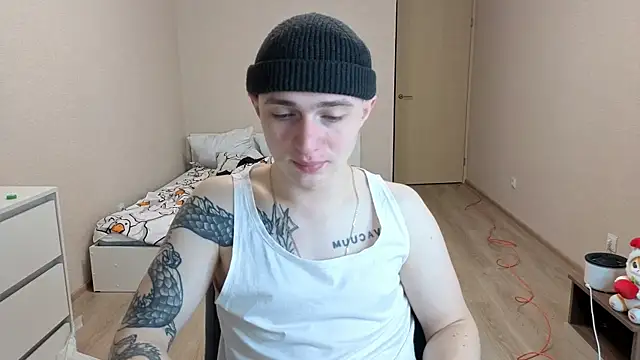 Snapshot of LEO__MILLER chatting on 05.27.26 LEO MILLER online show from 05.27.26