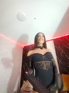 Isis Hot   online show from 02.20.26