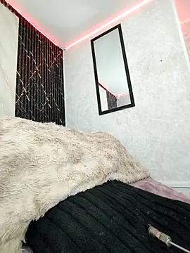 Isis Hot   online show from 03.07.26