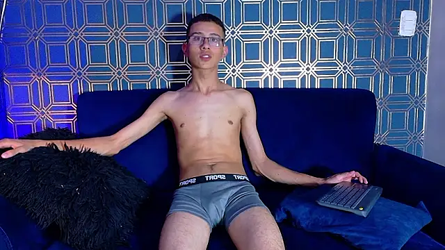 Snapshot of asher_lux chatting on 02.05.26 asher lux online show from 02.05.26