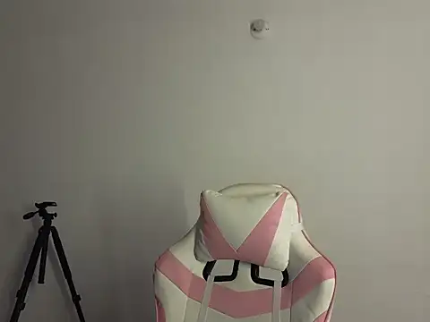 Daphne Grayy online show from 03.23.26