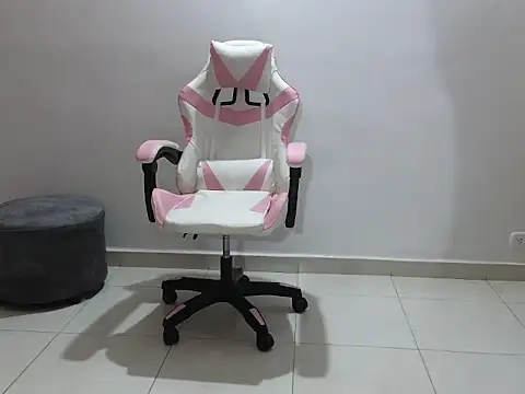 Daphne Grayy online show from 03.24.26