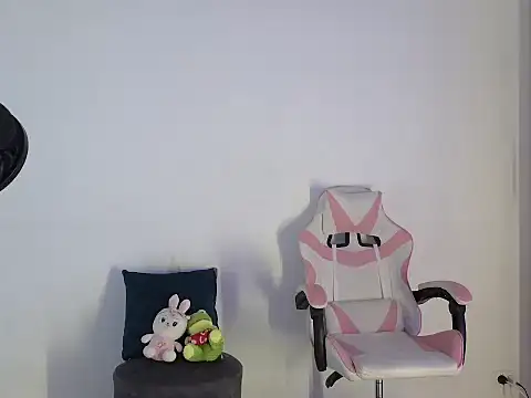 Daphne Grayy online show from 04.22.26