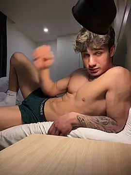 Snapshot of nomorelies chatting on 04.11.26 nomorelies online show from 04.11.26