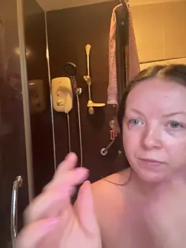 Snapshot of Nova-Vixen chatting on 02.22.26 Nova-Vixen online show from 02.22.26