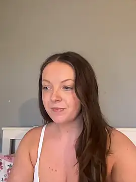 Snapshot of Nova-Vixen chatting on 02.26.26 Nova-Vixen online show from 02.26.26