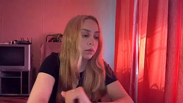 ZoraDearmon online show from 08.06.26