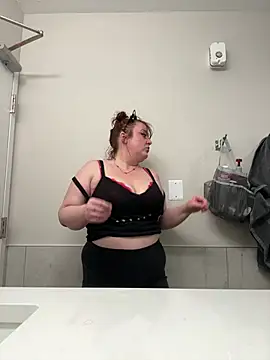 KittyCreamKisses online show from 02.01.26