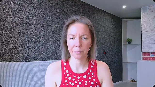 Amanda Luxe online show from 05.08.26