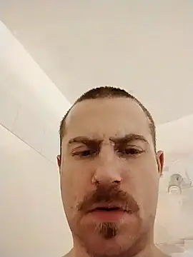 Snapshot of Oilkong2022 chatting on 01.06.26 Oilkong2022 online show from 01.06.26