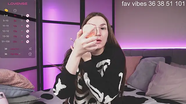 Alice Goth online show from 04.03.26