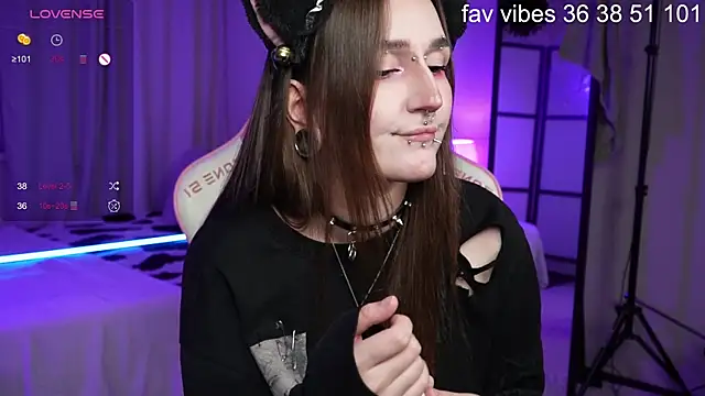 Alice Goth online show from 07.12.26