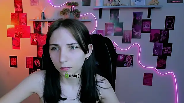 Snapshot of sweetie_chloe_ chatting on 04.22.26 sweetie chloe online show from 04.22.26