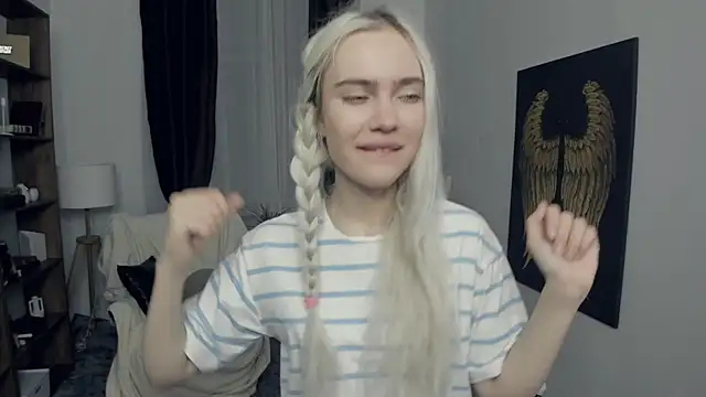 KristalCrowner online show from 02.06.26