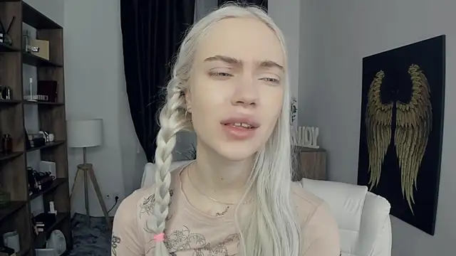 KristalCrowner online show from 02.16.26