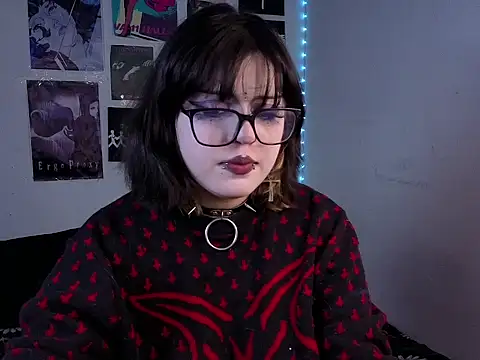 Snapshot of Scarleth_Shadow1 chatting on 04.23.26 Scarleth Shadow1 online show from 04.23.26