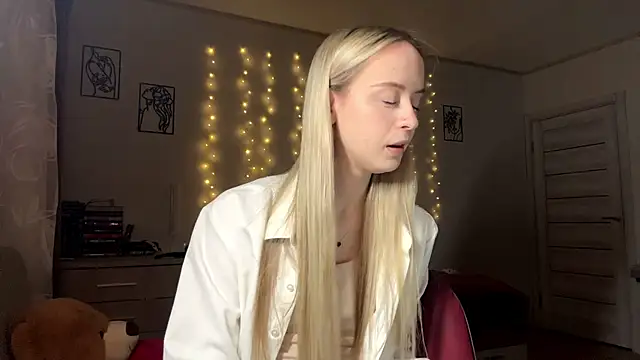 LatashiaOrcutt online show from 01.15.26