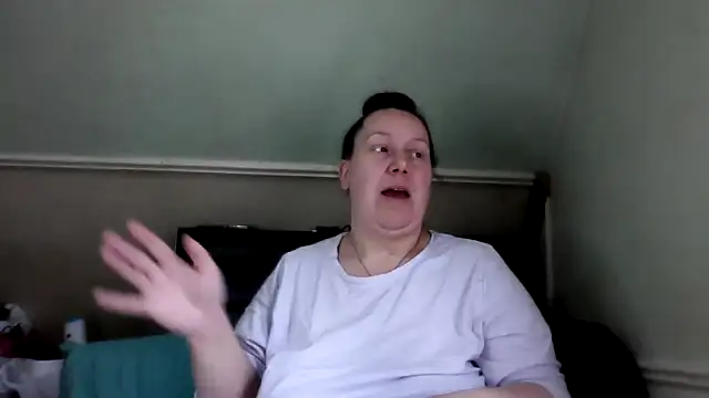 Snapshot of DallaStone chatting on 02.28.26 DallaStone online show from 02.28.26