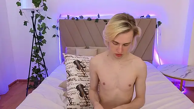 lucidangelok1 online show from 05.13.26