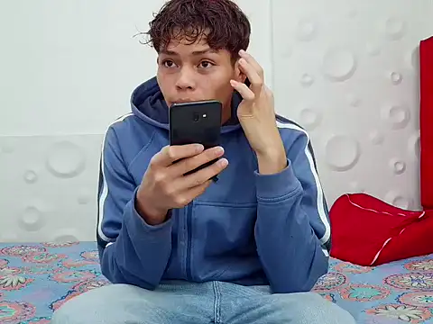 Snapshot of brosscams2025 chatting on 01.13.26 brosscams2025 online show from 01.13.26