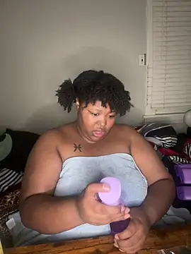 Chocolatebunnyxx96 online show from 04.28.26