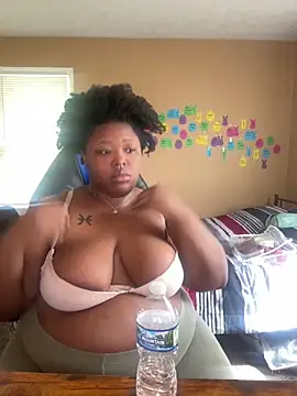 Chocolatebunnyxx96 online show from 05.06.26