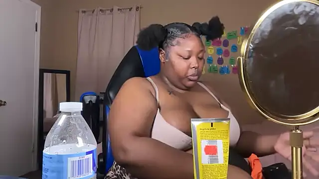 Chocolatebunnyxx96 online show from 05.30.26