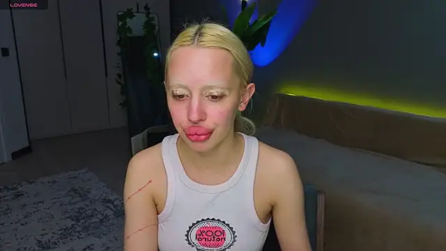 Luna Beverly online show from 05.27.26