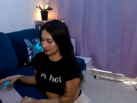 Almaglow  online show from 04.14.26