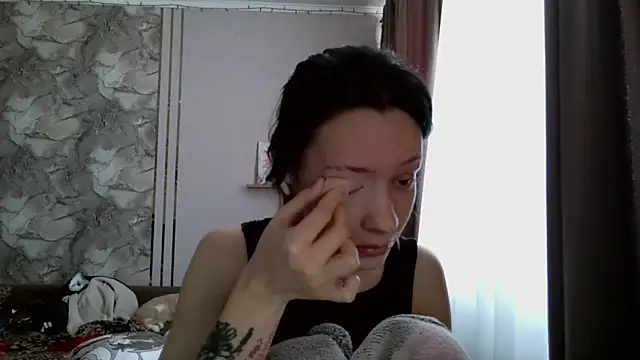 Snapshot of LxayBloom chatting on 02.24.26 LxayBloom online show from 02.24.26