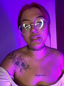 Snapshot of queen_of_you_heart chatting on 02.08.26 queen of you heart online show from 02.08.26