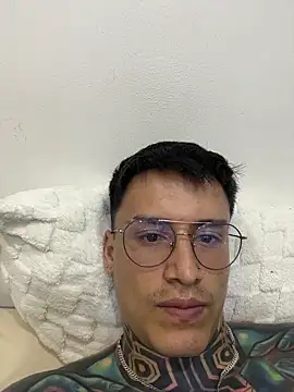 Chrissblack online show from 03.12.26