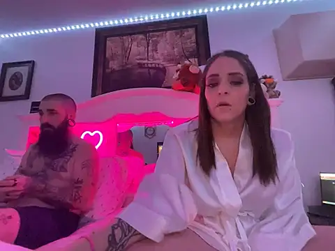 Snapshot of aria_lee1987 chatting on 02.04.26 aria lee1987 online show from 02.04.26