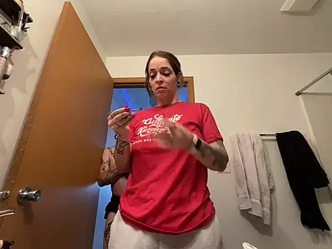 Snapshot of aria_lee1987 chatting on 02.22.26 aria lee1987 online show from 02.22.26