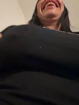 Snapshot of sweetxlayla chatting on 04.10.26 sweetxlayla online show from 04.10.26