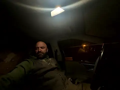 Snapshot of calimeatstick chatting on 01.19.26 calimeatstick online show from 01.19.26