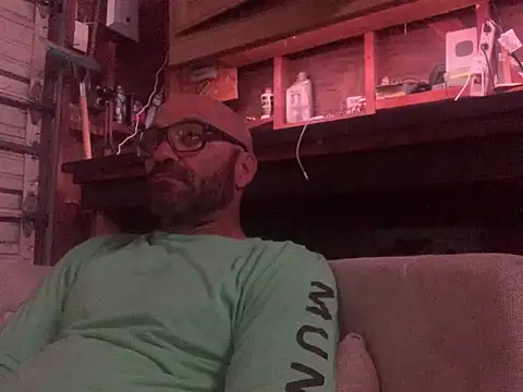 Snapshot of calimeatstick chatting on 03.14.26 calimeatstick online show from 03.14.26