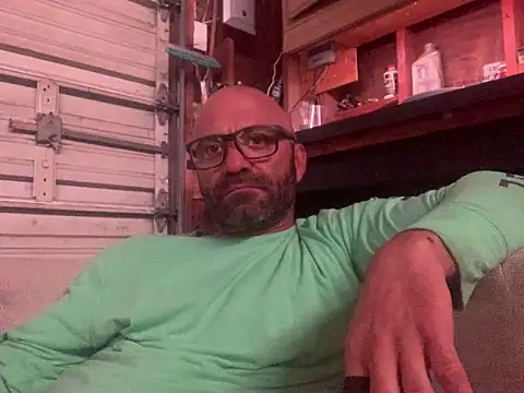 Snapshot of calimeatstick chatting on 03.15.26 calimeatstick online show from 03.15.26