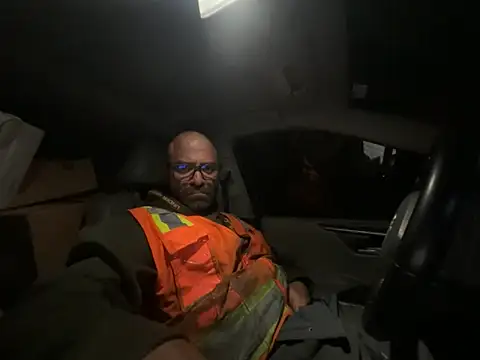 Snapshot of calimeatstick chatting on 03.18.26 calimeatstick online show from 03.18.26