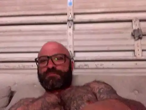 Snapshot of calimeatstick chatting on 04.05.26 calimeatstick online show from 04.05.26