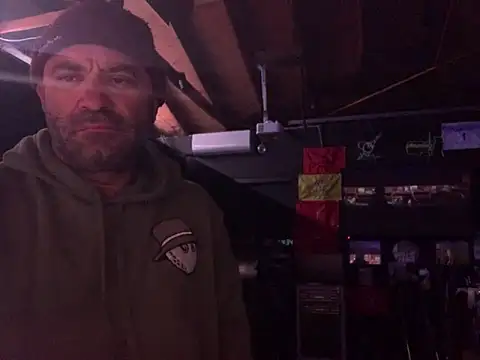 Snapshot of calimeatstick chatting on 04.12.26 calimeatstick online show from 04.12.26