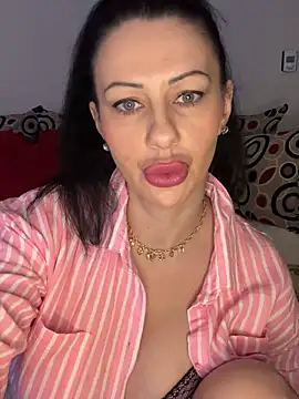 IRISWHITE17 online show from 03.27.26