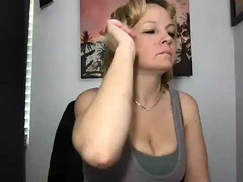 Snapshot of SattivvaXXX chatting on 04.06.26 SattivvaXXX online show from 04.06.26