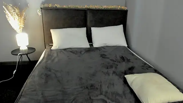 Snapshot of SkinyJoys chatting on 02.03.26 SkinyJoys online show from 02.03.26