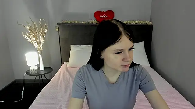 Snapshot of SkinyJoys chatting on 02.28.26 SkinyJoys online show from 02.28.26