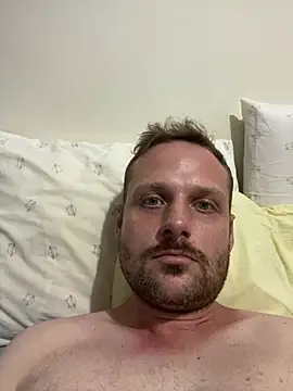 Snapshot of catarinenseputo chatting on 02.26.26 catarinenseputo online show from 02.26.26