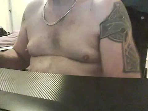 loudandproud online show from 04.10.26