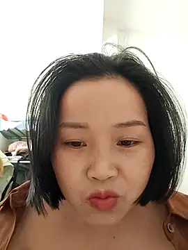 Snapshot of __BingBing__ chatting on 02.19.26 BingBing online show from 02.19.26