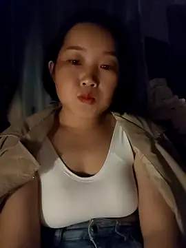 Snapshot of __BingBing__ chatting on 02.24.26 BingBing online show from 02.24.26