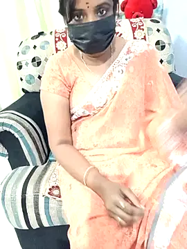 Snapshot of Tinarosy13 chatting on 02.23.26 Tinarosy13 online show from 02.23.26